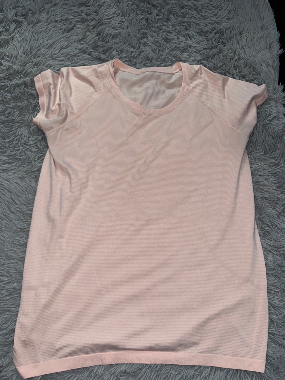 Lululemon workout shirt